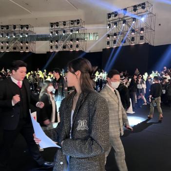 2023 F/W �����м���ũ Ȧ���ѹ�7 ÷���̹���